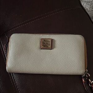 Dooney & Bourke Ivory Leather Wallet